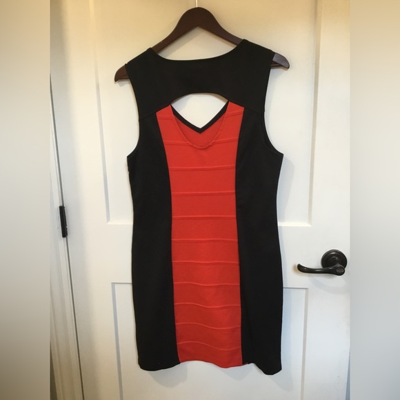 Guess bodycon dress in red and black, size XL - Picture 2 of 5